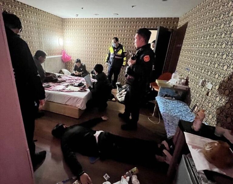 UBO8-国际新闻-泰女賣淫遭警緝以為被找碴 2男1女「救人」成自投羅網