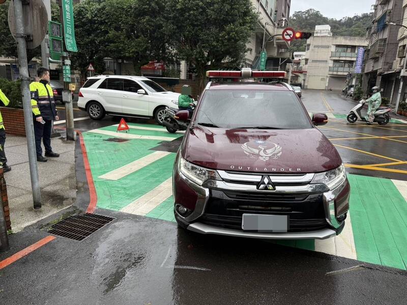 UBO8 国际新闻公車擋視線？新北消防局勘災車 瑞芳斑馬線撞倒女子