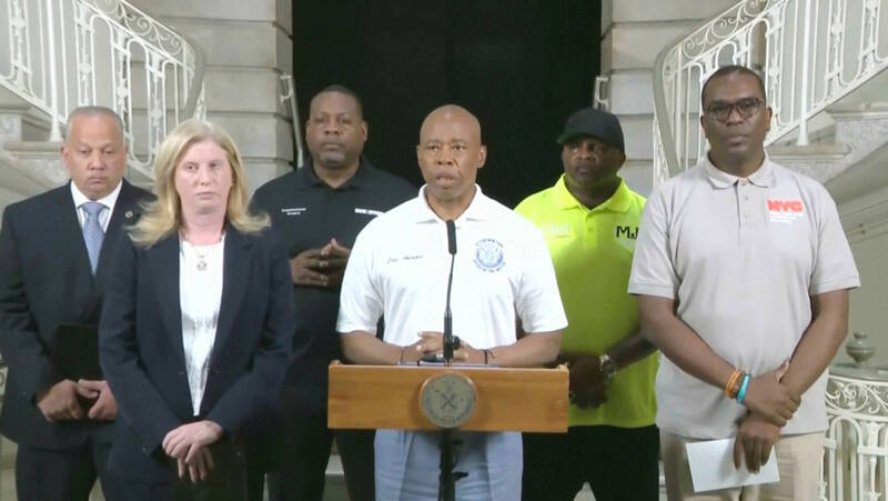 UBO8-快讯新闻-🚨🚨紐約街頭喋血！俱樂部驚傳槍響釀3死9傷！市長震怒：絕不讓暴力成為日常！😱