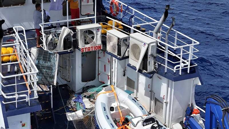 UBO8-快讯新闻-南海再爆衝突！菲律賓公務船遭中國海警水砲狂轟，船員受傷濺血，中菲關係降至冰點！