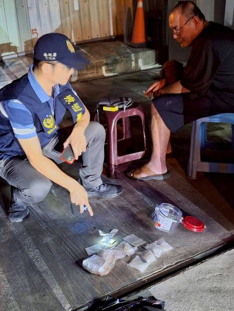 UBO8-快讯新闻-🤫太會演！「殘障手冊」當掩護！ 開豪車販毒，海洛因安非他命全被抄！