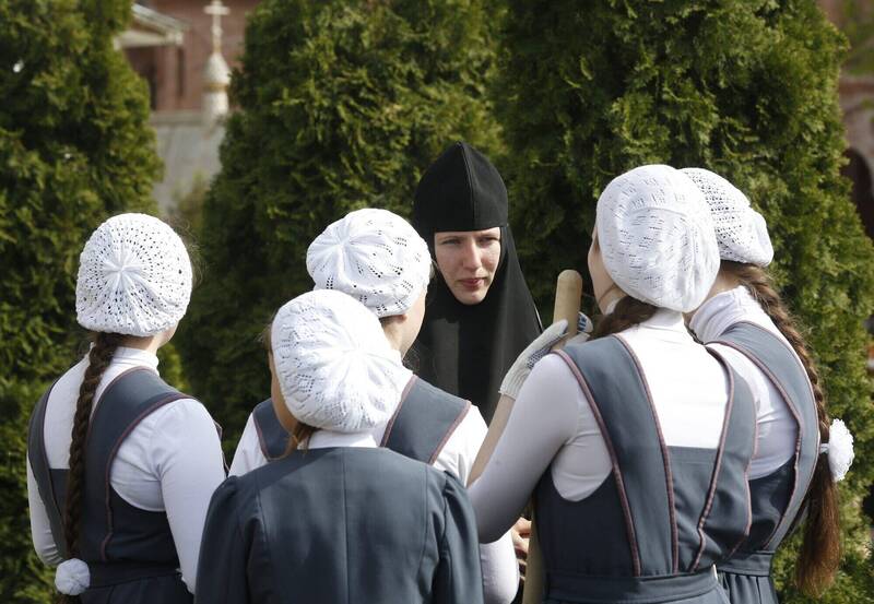 UBO8-快讯新闻-【恐怖滲透】 修女袍下的竊聽器！俄羅斯「間諜修女」深潛瑞典，十字架竟是戰鬥單位？