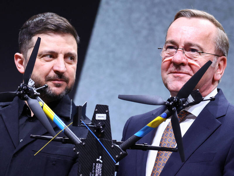 UBO8-快讯新闻-德国重炮出击！ 首度砸 5 亿欧元买「自杀式无人机」，北约防线战力瞬间升级！