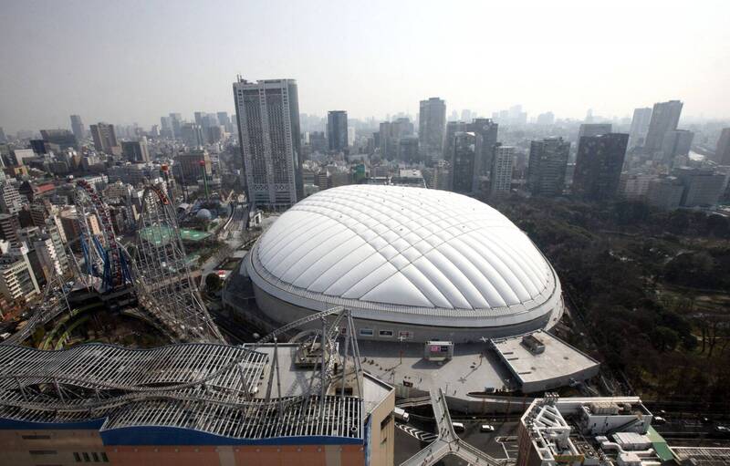 UBO8-快讯新闻-东京巨蛋大火！惊悚黑烟窜天，大量台湾球迷「逃命现场」直击：差点回不去！