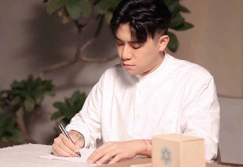 UBO8-快讯新闻-【片場異象】網紅禪師熊仁謙轉戰大銀幕！當眾「施法唸咒」劇組全體看傻眼！