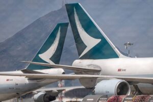 UBO8-快讯新闻-【空中驚魂】 373 人險與死神擦肩！國泰航空飛港驚傳「空中異常」 迫降日本生死瞬間！