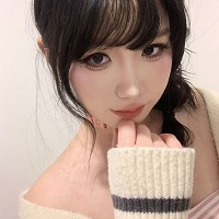電眼美女
