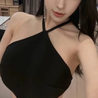 媚女郎