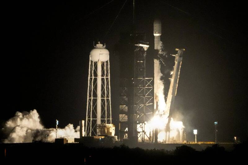 UBO8-快讯新闻-地表最狂撞擊倒數！SpaceX 3噸鋼鐵火箭直衝月球 驚天爆炸預估「炸飛百萬公斤碎屑」！