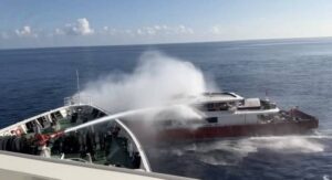 UBO8-快讯新闻-東沙海域發射水砲強行驅離中國漁船 國台辦氣炸怒嗆台灣要承擔一切嚴重後果